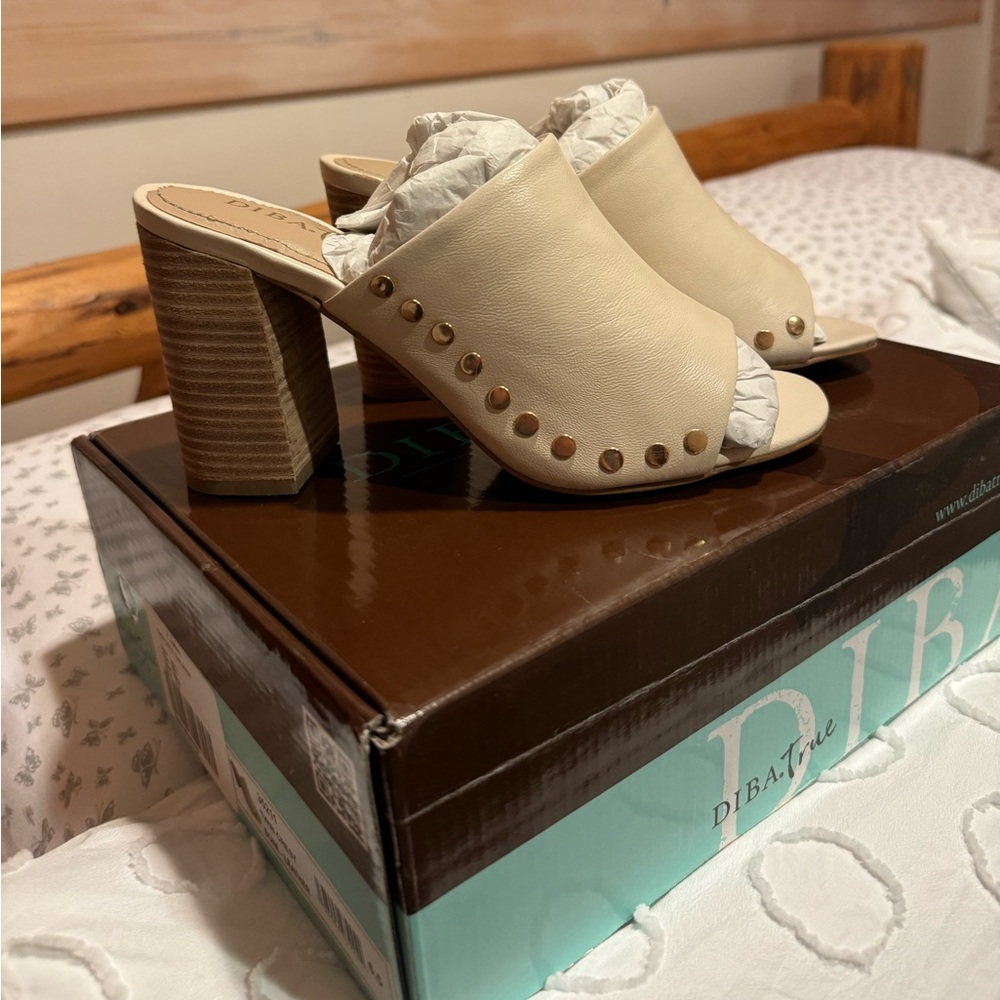 NEW IN BOX - Diba True Leather Block Heel Sandals - Ivory Size 6.5